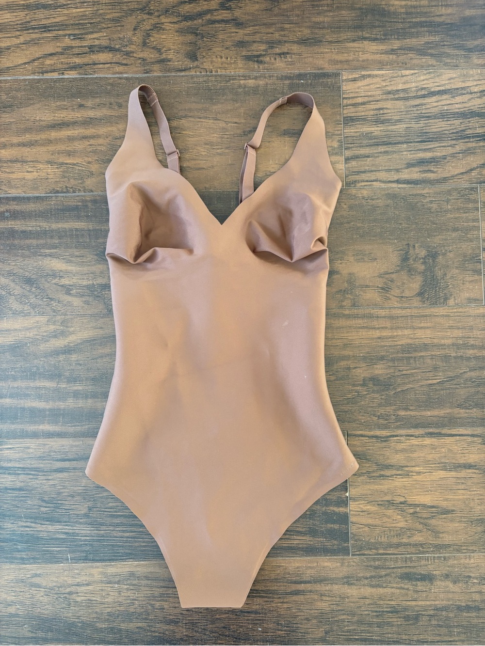 SKIMS Unlined plunged thong bodysuit size XL brown